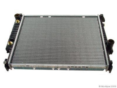 1988-1991 BMW 325i Radiator Behr BMW Radiator W0133-1600963 88 89 90 91