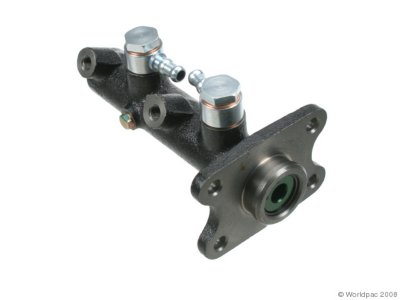 AISIN Brake Master Cylinder