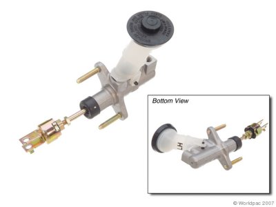 AISIN Clutch Master Cylinder